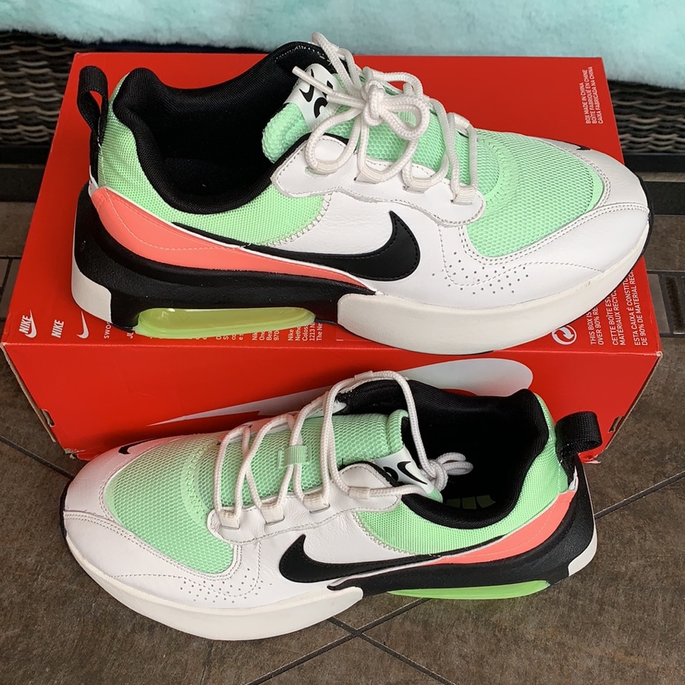 NIKE WMNS AIR MAX VERONA - Picture 3 of 16